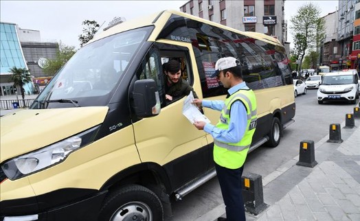 Gaziosmanpaşa Zabıta Ekipleri Ulaşımda Konfor İçin Minibüsleri Denetledi