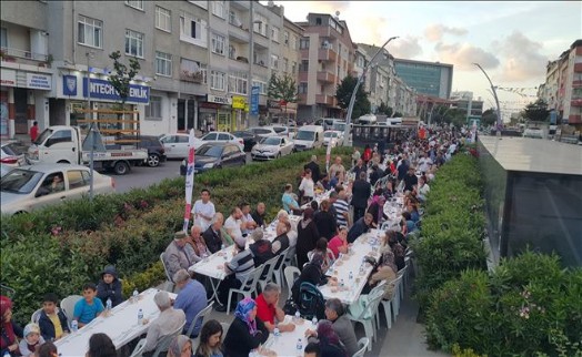 CHP ZEYTİNBURNU´NDAN SEYİTNİZAM´DA HALK İFTARI