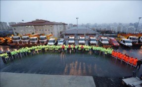 KÜÇÜKÇEKMECE´DE 7/24 KAR MESAİSİ