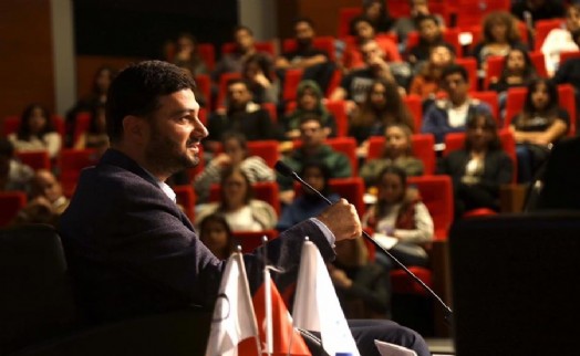 BAŞKAN ÖZTEKİN'E ÜNİVERSİTELİLERDEN YOĞUN İLGİ