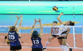 SON ŞAMPİYON VAKIFBANK GALİBİYETLE BAŞLADI