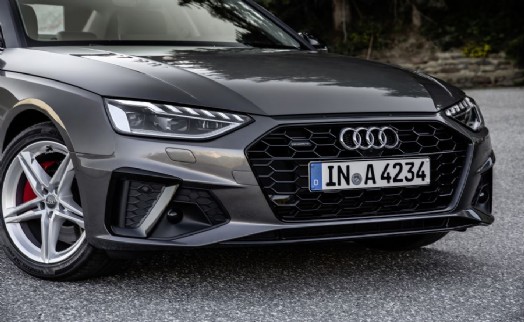 AUDİ'NİN EN ÇOK SATAN MODELİ A4 GÜNCELLENDİ