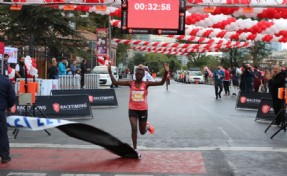 ZEYTİNBURNU’NDA ALTIN MADALYA İÇİN KOŞTULAR