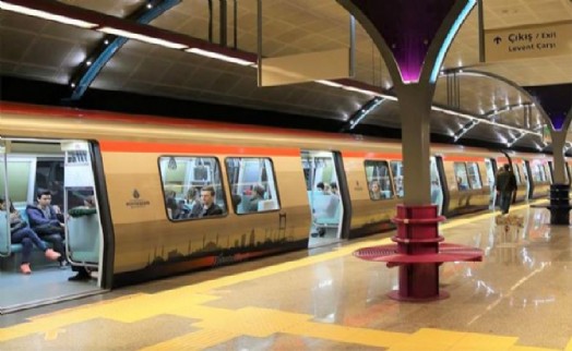 CUMHURİYET BAYRAMI NEDENİYLE METRO SEFERLERİ UZATILDI