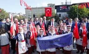 SULTANGAZİ'DE 29 EKİM KUTLAMASINA YOĞUN İLGİ