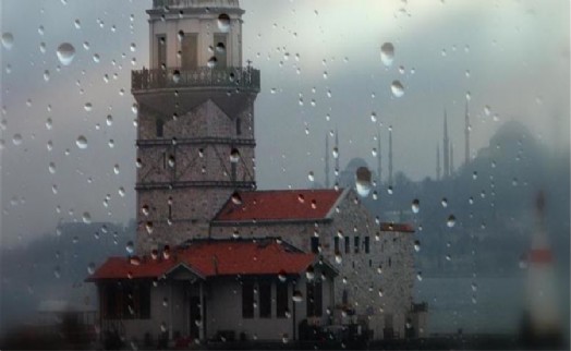 İSTANBUL’DA SAĞANAK YAĞMUR VE FIRTINA!