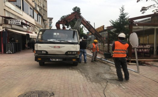 KARTAL BELEDİYESİ'NDEN İSTASYON CADDESİ VE DOĞAN SOKAK'TA YENİLEME ÇALIŞMASI