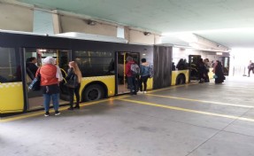 METROBÜS’TE 'İŞARETLİ BEKLEME YERİ' DÖNEMİ BAŞLIYOR