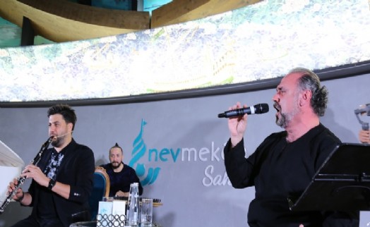 SERKAN ÇAĞRI ‘NEV NEFES’DE ÜNLÜ TENOR HAKAN AYSEV’İ AĞIRLADI