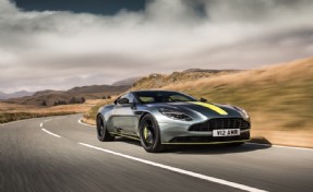 DB11 V12 AMR ÇİFT RENGİYLE ASTON MARTIN TÜRKİYE’DE