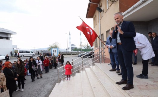 BAŞKAN POYRAZ BAYRAK TÖRENLERİNE KATILDI