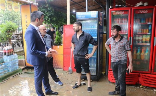 BAŞKAN YÜKSEL, SELDEN ETKİLENEN ESNAFI ZİYARET ETTİ