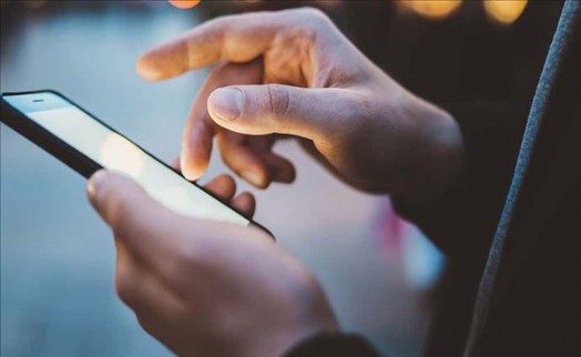 DÜNYA NÜFUSUNUN YARISI İNTERNET KULLANIYOR