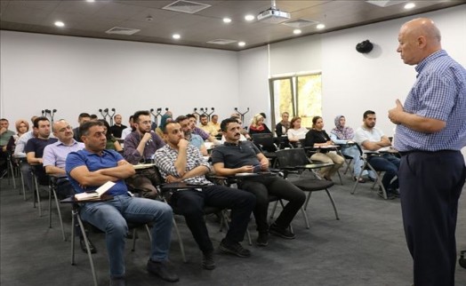 EYÜPSULTAN BELEDİYE PERSONELİNE ?ELEKTRONİK İHALE´ EĞİTİMİ