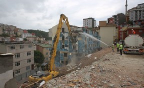 KAĞITHANE'DE KENTSEL DÖNÜŞÜM OFİSİNDEN HALKIN TALEPLERİNE ANINDA ÇÖZÜM