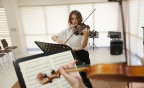 MÜZİK AKADEMİSİ'NE KÜÇÜKÇEKMECELİLERDEN BÜYÜK İLGİ