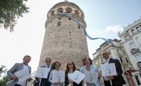 GALATA KULESİ’NE MAVİ KRAVAT