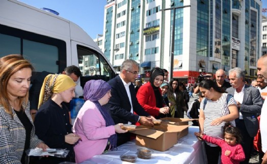 ESENYURT’TA ENGELLİ ÖĞRENCİLERDEN AŞURE İKRAMI