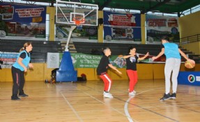 GAZİOSMANPAŞA’DA ANNE-ÇOCUK BASKETBOL TURNUVASI HEYECANI