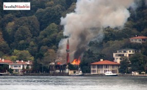 VANİKÖY CAMİSİ ELEKTRİK TESİSATI YÜZÜNDEN YANMIŞ