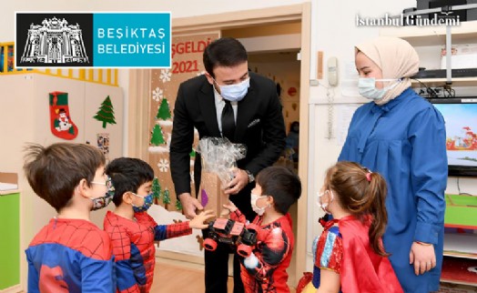 RIZA AKPOLAT’TAN MİNİK ÖĞRENCİLERE YENİ YIL SÜRPRİZİ
