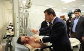 İMAMOĞLU’NDAN KAZAZEDELERE 'GEÇMİŞ OLSUN' ZİYARETİ