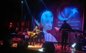 ÜLKÜCÜ CAMİANIN SEMBOL İSMİ 'OZAN ARİF' ÖLÜM YIL DÖNÜMÜNDE ESERLERİYLE ANILDI