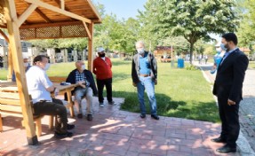 KAĞITHANE'DE YAŞLILAR BAYRAMI PARK VE BAHÇELERDE KARŞILADI