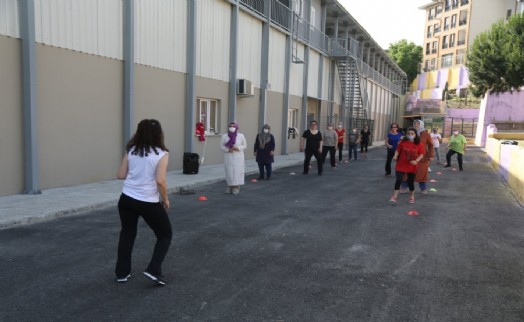 EYÜPSULTANLI HANIMLAR İÇİN AÇIK ALAN SPOR FAALİYETLERİ BAŞLADI