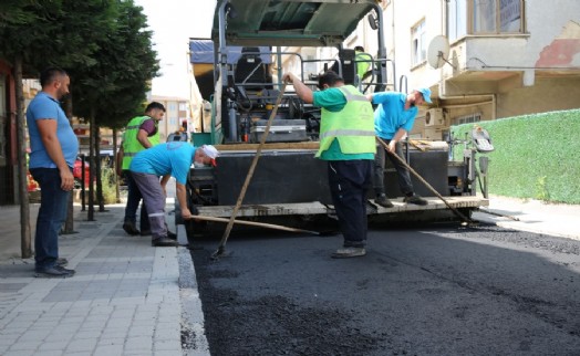 ÜMRANIYE'DE ASFALTLAMA ÇALIŞMALARI TAM GAZ DEVAM EDİYOR