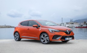 RENAULT YILIN İLK YARISINDA BİNEK OTOMOBİL LİDERİ  