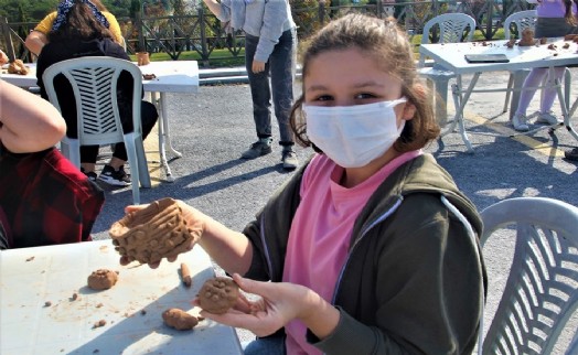 Maltepeli öğrenciler çamuru sanat eserine dönüştürdü