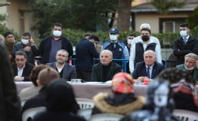 Başkan Yıldırım 5 Çayı’nı vatandaşlarla içti