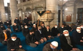 Başkan Metin Bayraktar, Eyüpsultan’daki Oğuzhan Asiltürk’ün dua programına katıldı