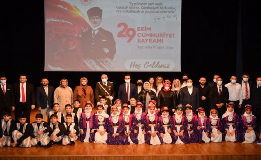 Başkan Karaalioğlu Cumhuriyet Bayramı törenlerine katıldı