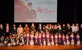 Başkan Karaalioğlu Cumhuriyet Bayramı törenlerine katıldı