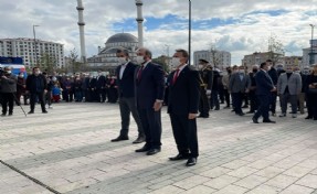 MHP Bağcılar Teşkilatı, Atatürk Anıtı’na çelenk sundu