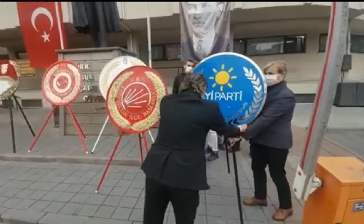 Başkan Sıvacı Atatürk Anıtı’na çelenk sundu, fener alayına katıldı