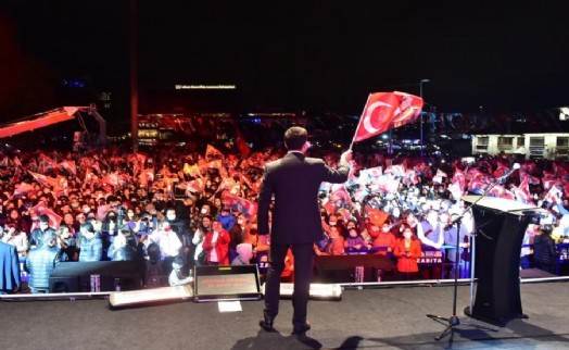Akpolat: ‘‘Beşiktaş Cumhuriyet’e ve demokrasiye sahip çıkıyor’’
