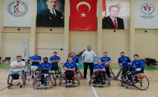 Balıkesir deplasmanında mavi beyazlılar lige galibiyetle başladı