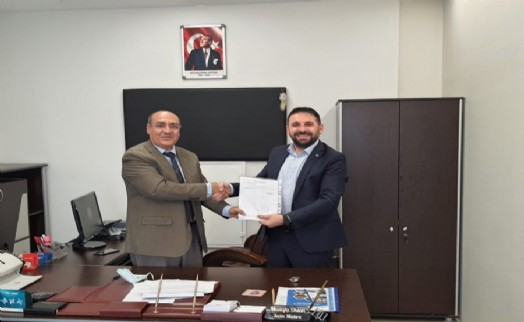 Başkan Karabalık mazbatasını teslim aldı