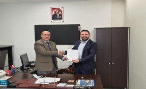 Başkan Karabalık mazbatasını teslim aldı