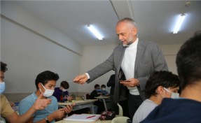 Çekmeköy Belediyesi’nden öğrencilere dijital dershane desteği