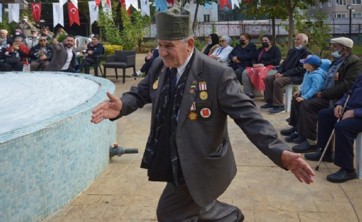 Maltepe’de Atatürk ‘zeybek’ oynayarak anıldı