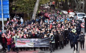 Beşiktaş’ta Ata’ya saygı yürüyüşüne yoğun katılım