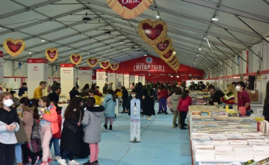 Tuzla’da 4. Kitap Fuarı kapılarını ziyaretçilere açtı