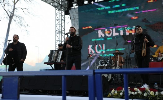 Sarıyer’de öğretmenler açık hava konserinde eğlendi