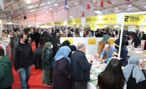 Ümraniye Kitap Fuarı’na yoğun ilgi