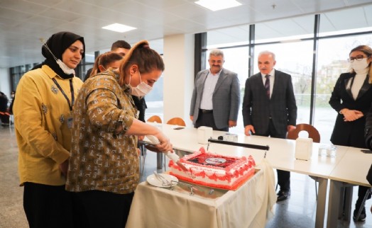 Başkan Yıldırım’dan personele doğum günü sürprizi