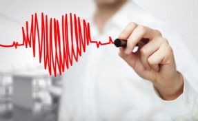 Ağrı deyip geçmeyin! Kalp hastalığının bilinmeyen 5 sinyali